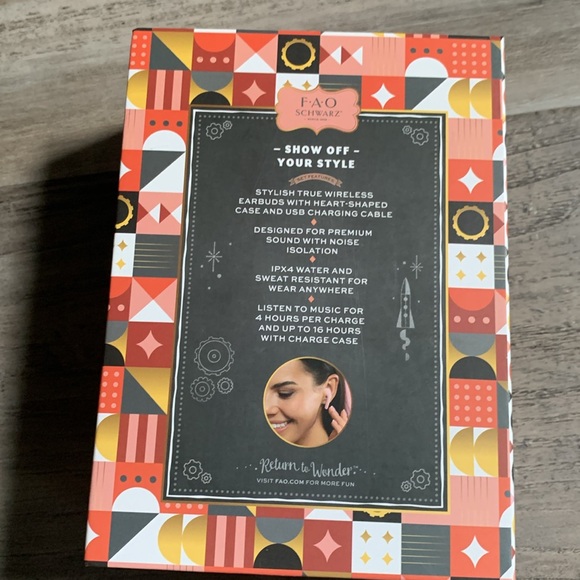 F.A.O Schwarz Music Love Earbuds. - Picture 3 of 9